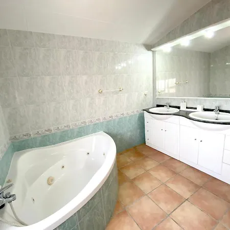 Villa Bright In With Private Pool And Jacuzzi Vidreres