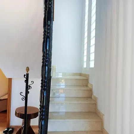 Bright In With Private Pool And Jacuzzi Villa *