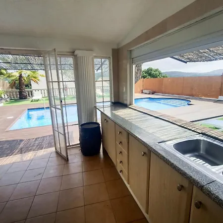 Bright In With Private Pool And Jacuzzi